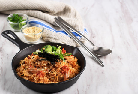 Kimchi Bokkeumbap (김치볶음밥) – Gebratener Reis mit Kimchi