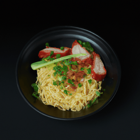 Ba Mee Moo Dang (บะหมี่หมูแดง) – Eiernudeln mit BBQ-Schweinefleisch - RamenHeaven