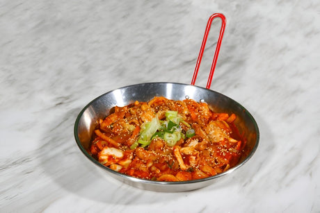 Jeyuk Bokkeum (제육볶음) – Scharf gebratenes Schweinefleisch - RamenHeaven