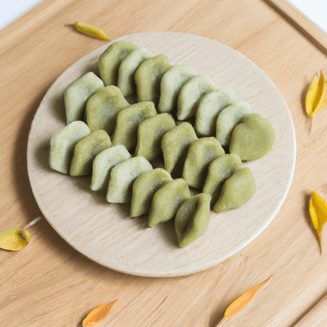 Mugwort Tteok (쑥떡) – Reiskuchen mit Beifuß - RamenHeaven