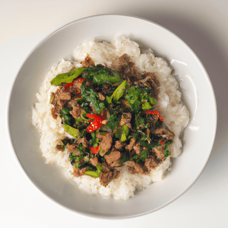 Pad Krapow Moo (ผัดกระเพราหมู) – Schweinefleisch mit Thai-Basilikum - RamenHeaven